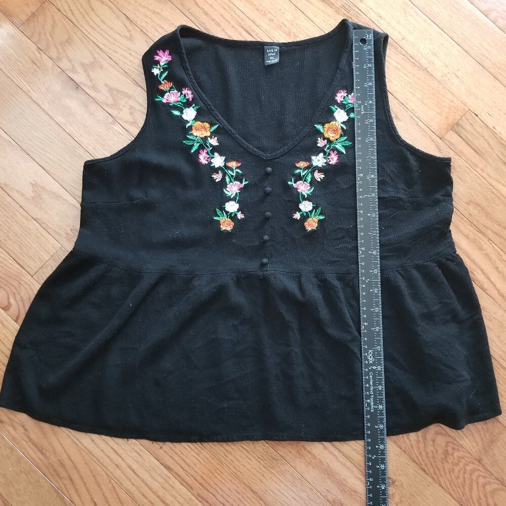 Shein embroidered tank top 2XL